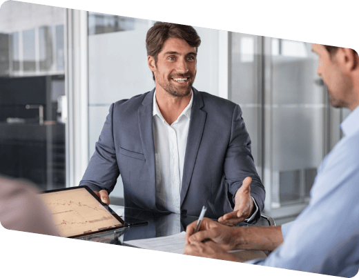consulente Program che parla con un cliente
