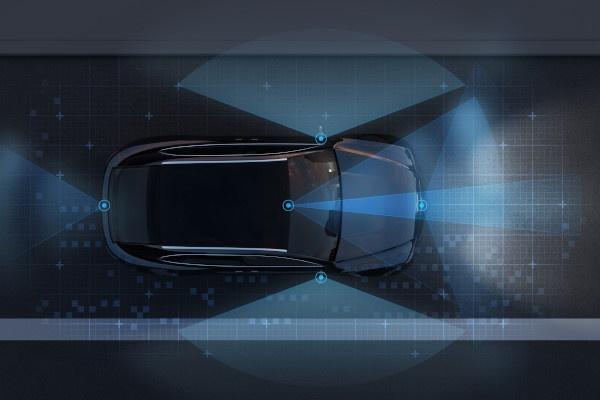 Gli adas sono dispositivi innovativi che garantiscono la sicurezza e la prevenzione degli incidenti. La frenata d'emergenza e il cruise control adattivo sono i più richiesti dai fleet manager.